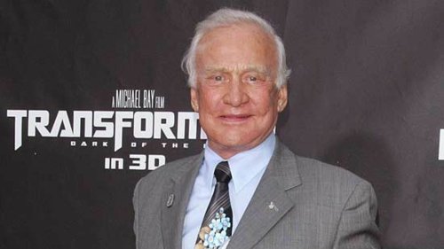 Famed Astronaut Buzz Aldrin 93-Year-Old Astronaut Marries Longtime GF ...