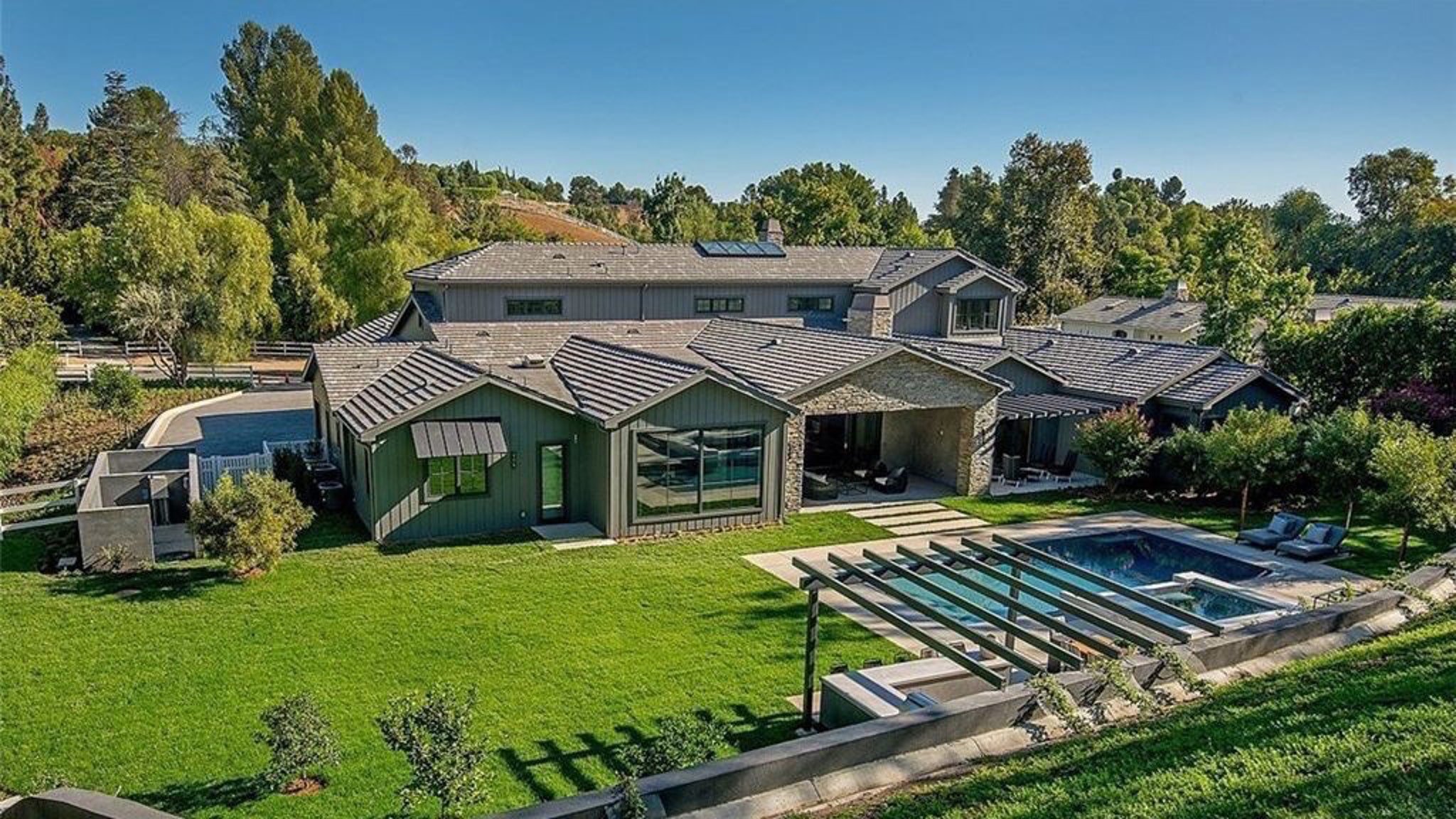 Kris Jenner Sells Hidden Hills Pad To Woman Who Made Kylie a Billionaire