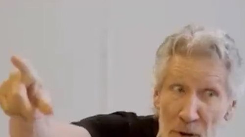 Pink Floyd's Roger Waters Argues with CNN Host ... About Conflicts in Ukraine and China