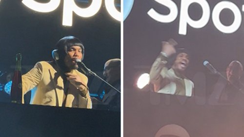 Anderson. Paak Tough Crowd At DJ Gig 'I'm Gonna Play Some R. Kelly!!!'