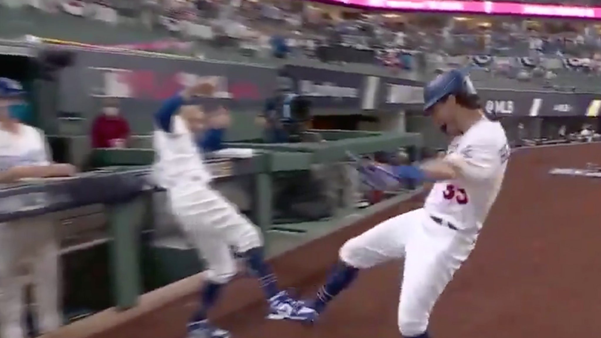 Cody Bellinger Switches HR Celly After Injury ... Foot Taps!!!