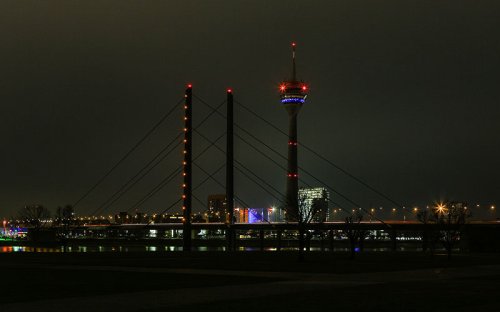 Warum diese Gebäude in Düsseldorf am Samstag für eine Stunde dunkel bleiben