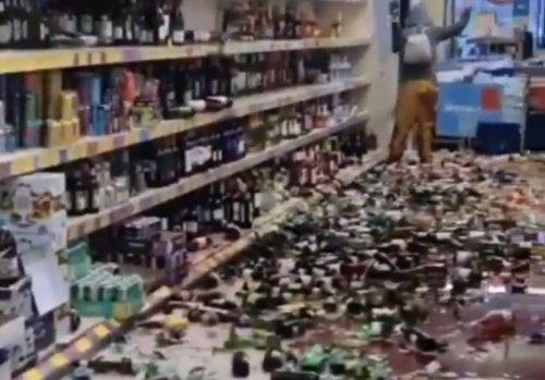Aldi-Ausraster: So sieht es aus, wenn eine Frau im Supermarkt Schnaps für 10.000 Euro zerstört