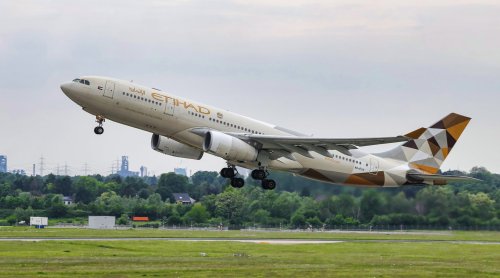 Vom Flughafen Düsseldorf nach Abu Dhabi: Etihad Airways startet wieder durch