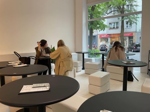 Café und Coworking-Area: Das ist das Weird Space in Düsseldorf