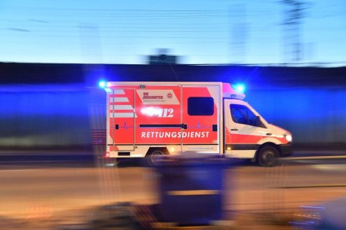 Köln: Versuchtes Tötungsdelikt – vier Männer treten auf 30-Jährigen ein