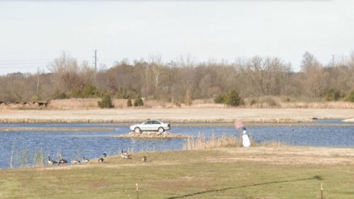 Un Volvo abandonado en una isla en medio de un lago: el último descubrimiento en Google Maps es de lo más intrigante