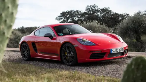 Ya habían dejado de venderse en España, pero ahora Porsche ha anunciado que el Boxster y el Cayman se van al cielo de los coches deportivos