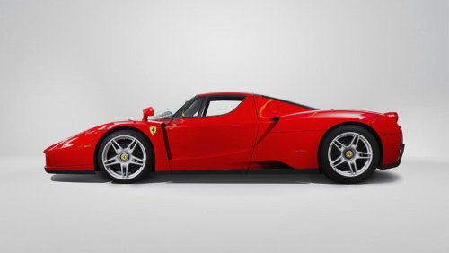 Fernando Alonso vende su Ferrari Enzo, que podría superar los 5 millones