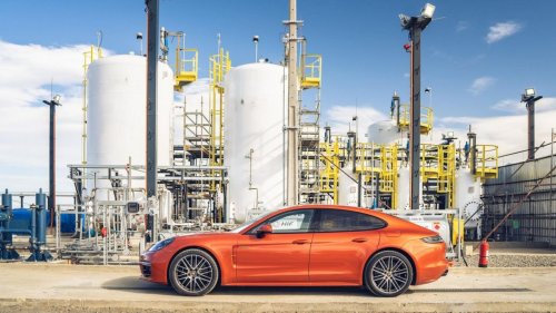 Porsche: "Queremos demostrar que la producción de e-fuels es viable"