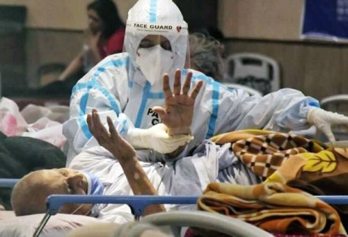 Delhi hospital uses Monoclonal antibody therapy on two COVID-19 patients; discharges 12 hours later