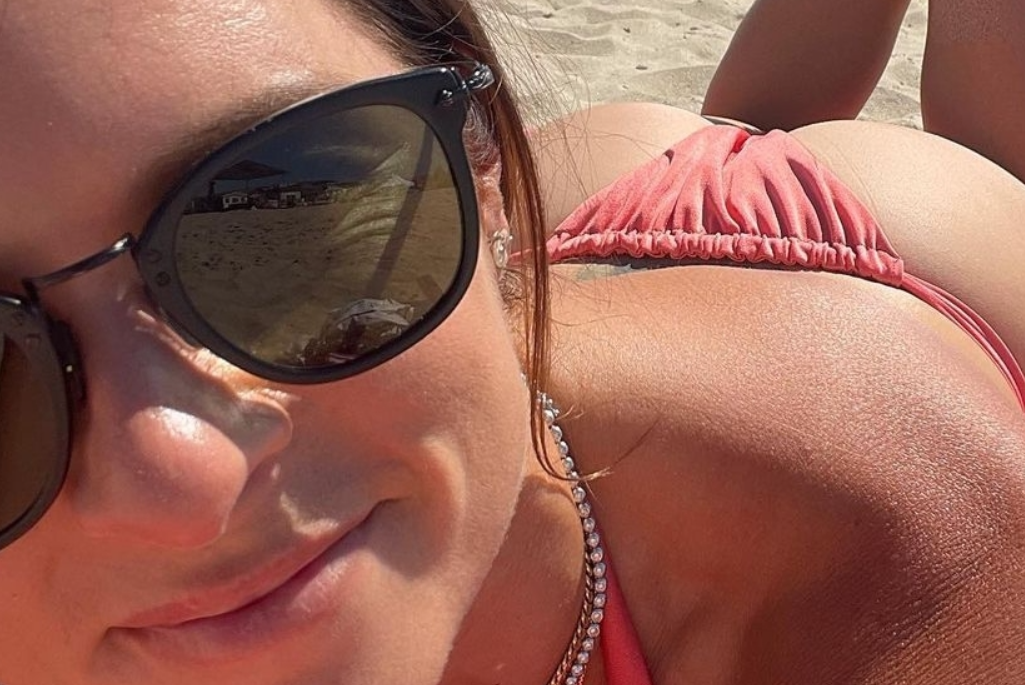Danica Patrick Porn - Danica Patrick Shows Off Her Incredibly Toned Body In Bikini While At The  Beach (PICS) | Flipboard