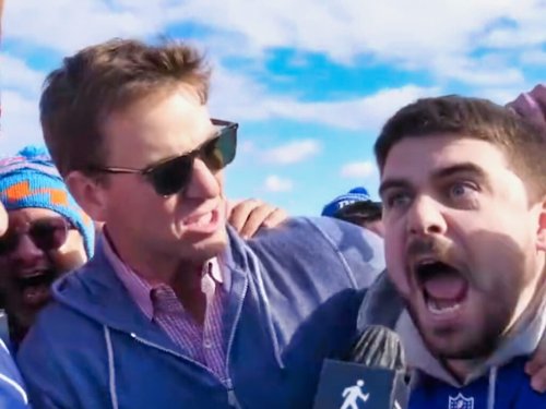Eli Manning Crashed New York Giants’ Tailgate Party And Fans Lost Their Damn Minds (VIDEO)