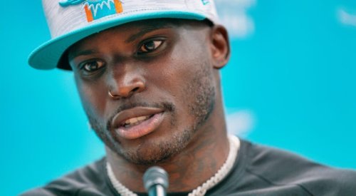 Tyreek Hill Uses Offensive Word That Rhymes With “Chiefs” To Insult His ...