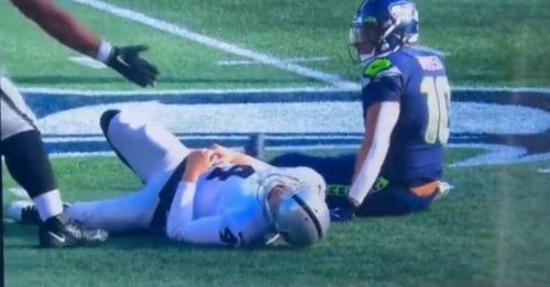 Derek Carr Got Destroyed By Seahawks Defender, Left In Excruciating Pain (VIDEO)