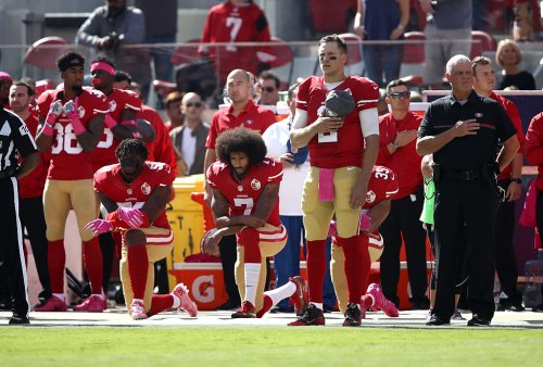NFL Fans React To Viral Graphic That Puts Colin Kaepernick Kneeling During Anthem Into Perspective (PIC + TWEETS)