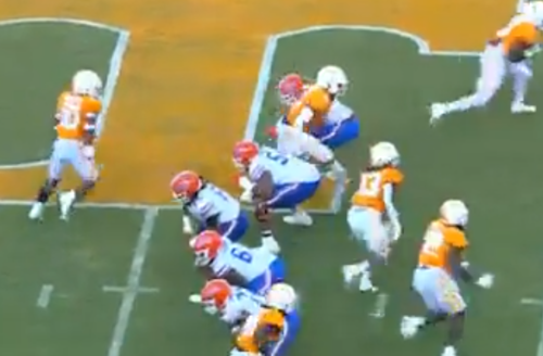 Florida Gators Entire O-Line Doesn’t Move During Bizarre Play Against Tennessee Vols (VIDEO)
