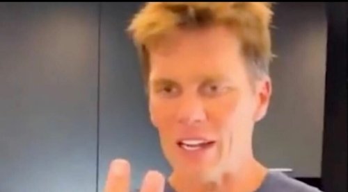 Tom Brady Scares Fans By Pretending He Cut Off His Finger During Knife Accident (VIDEO)
