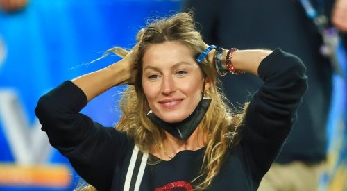 Gisele Bundchen Flaunts Cleavage In Stunning See Through Dress During Photoshoot Pic Flipboard