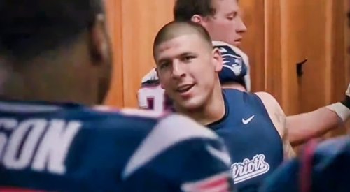 VIDEO: When Aaron Hernandez’s Patriots Teammates Realized He Had Issues