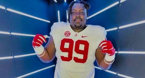 Alabama Football Player Who Weighed Over 400 Lbs Looks Like A Completely Different Person After Losing A Ton Of Weight (PIC)