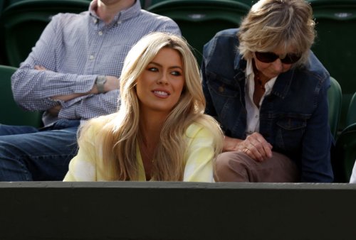 Tennis Player’s Drop-Dead Gorgeous Wife Is Going Viral At Wimbledon As Fans Fall In Love With Her (PICS)