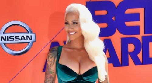 Kanye West’s Ex-GF Amber Rose Offers To Eat Booty In Exchange For Super Bowl Tickets