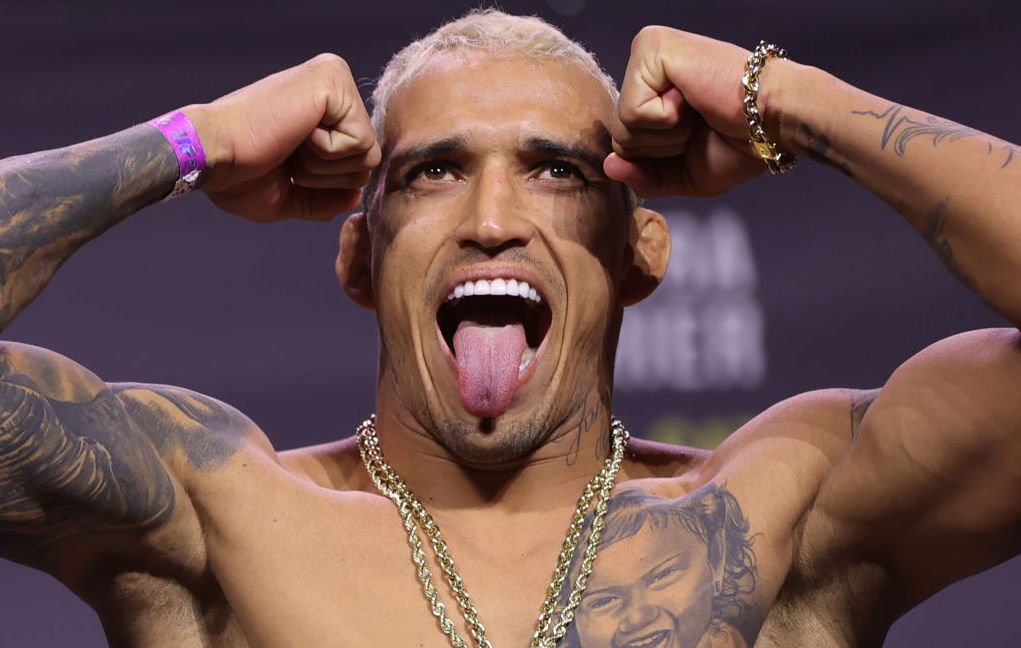 UFC Lightweight Champion Charles Oliveira stripped of belt after losing ...