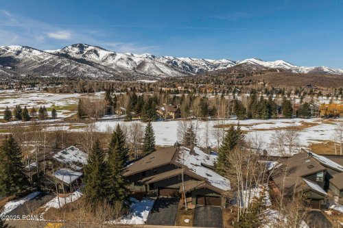 Park City Gem: Stunning Mountain Views & Golf Course Living in Park Meadows