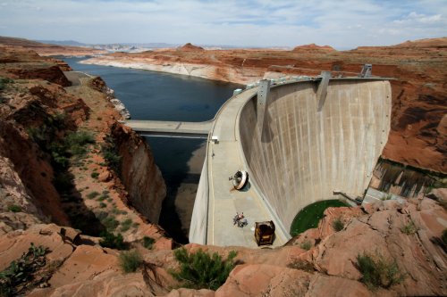 Problems with Glen Canyon Dam could jeopardize water flowing to Western states