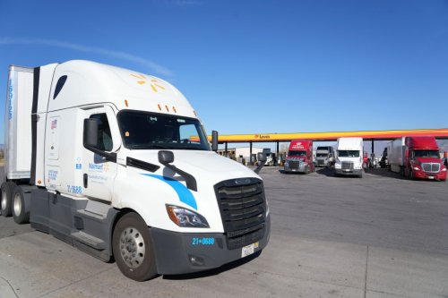 Walmart hiring 1,500 full-time truck drivers as part of holiday hiring spree