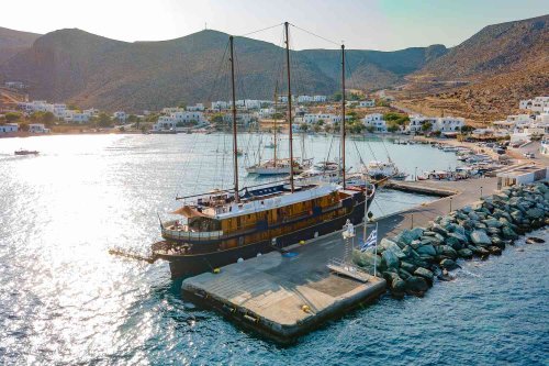 10 Best Greece Cruises, According to Travel Experts