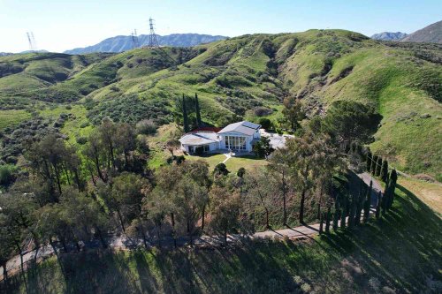 This California Destination Is One of the World's Best Blue Zones — and These Are the 5 Most Wishlisted Airbnbs in Town