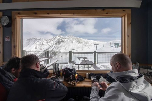 the-highest-restaurant-in-north-america-is-reopening-and-it-s-only