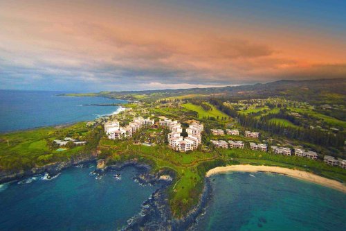 You Can Snorkel With Turtles, Learn to Make Poke, and Pool-hop All Day at This Stunning Hawaiian Resort