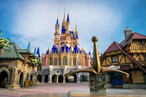Here's How to Make Theme Park Reservations for Walt Disney World and Disneyland