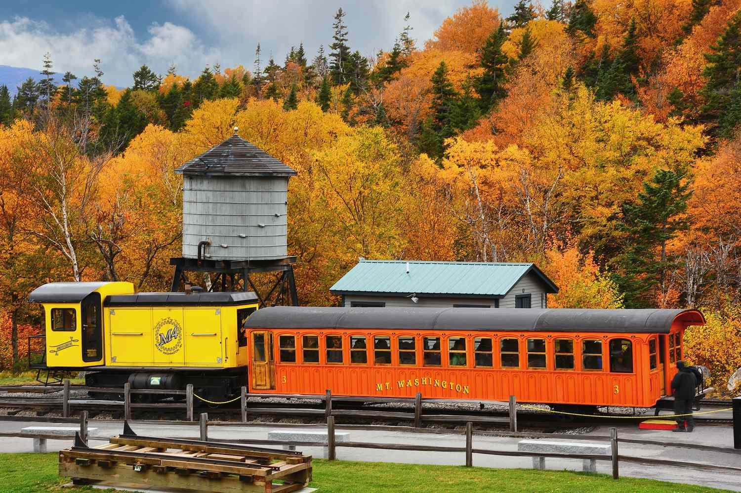 This 6-day New England Train Trip Takes You Through Peak Fall Foliage—with Mountain Views, Gondolas, and a Lake Cruise