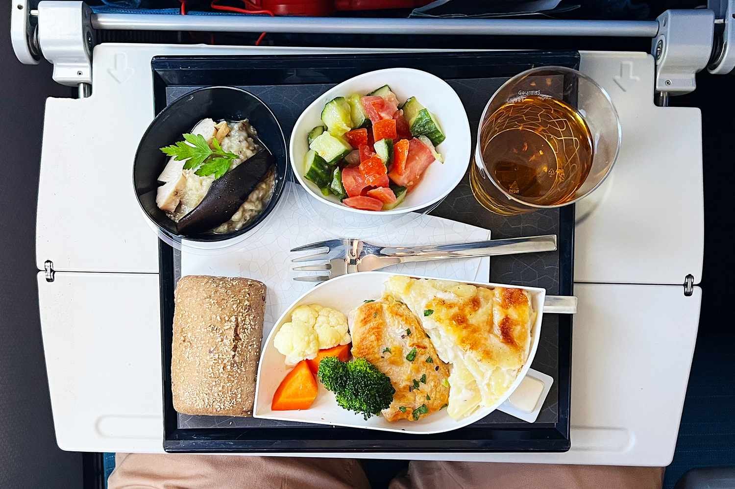 These Airlines Serve the Best Food and Drinks in the Sky, According to Frequent Travelers