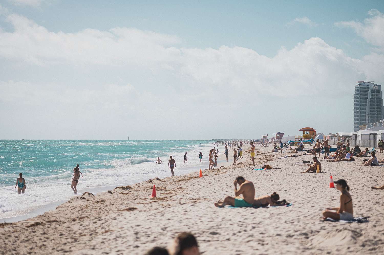 These Are Americans’ Worst Beach Habits—and 70% Admit to Doing the Grossest One