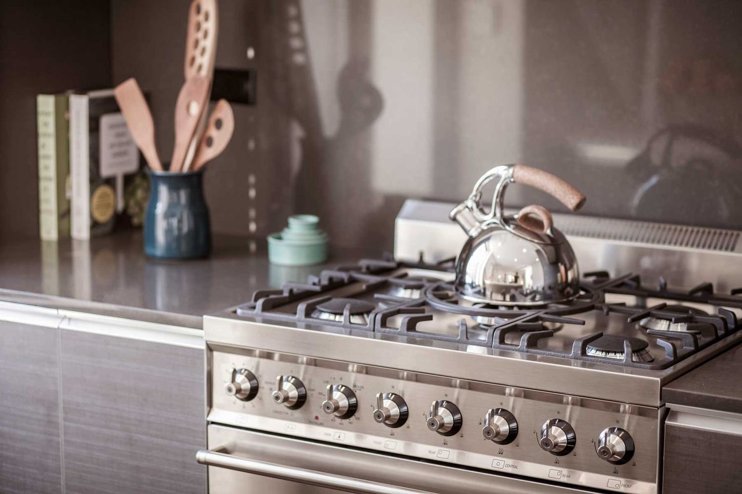 Why You Should Always Take a Photo of Your Stove Before You Go on Vacation