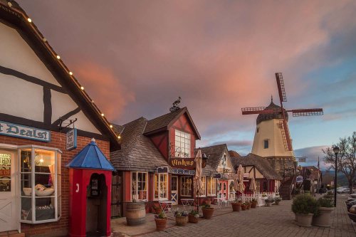 This Small California Town Offers a European-style Holiday Getaway — With Christmas Markets, Festive Events, and Dazzling Decor