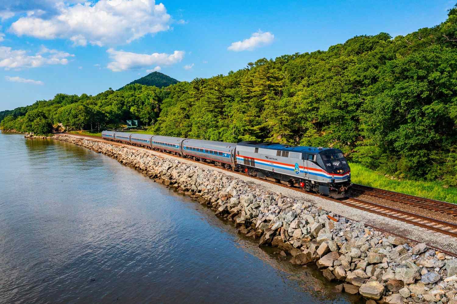 This 460-mile Train Route Is One of the Best Ways to See New York—With Small Towns, River Views, and Wine Country Access