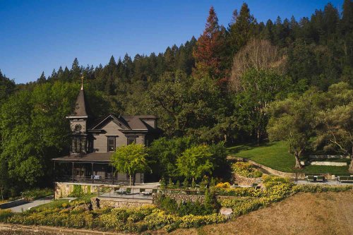 Inside Napa Valleys Most Stunning Wine Mansion — And The Chilling
