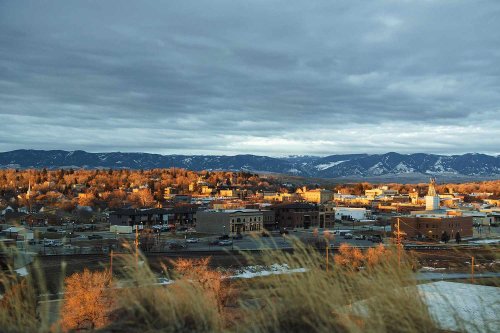 This Underrated Northern Wyoming Town Is One of the Coziest Western Destinations in the U.S.
