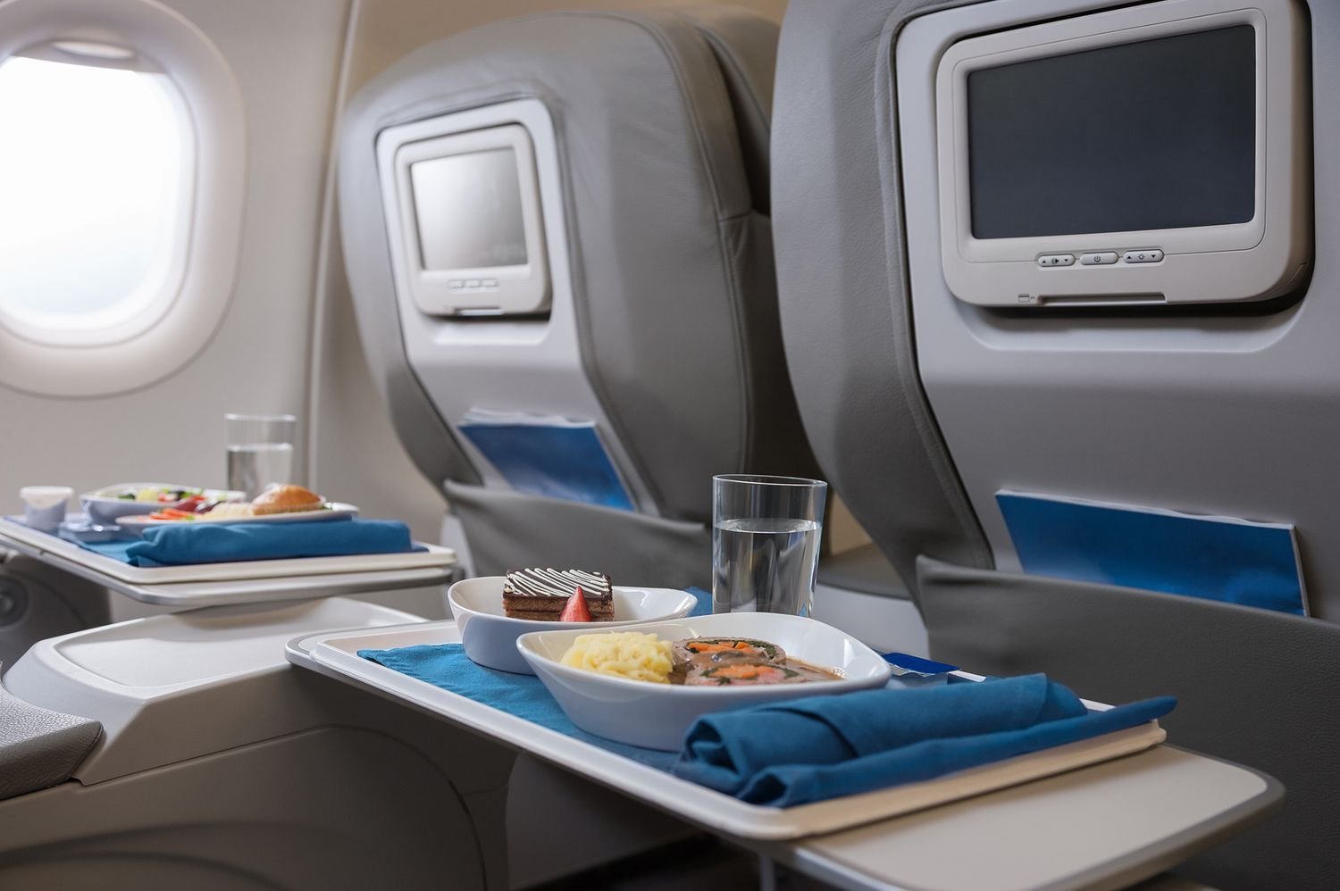 This Is the No. 1 Meal Option That Flight Attendants Say They Would Actually Order on a Plane