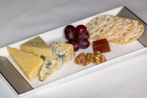 There's Cheese Served at 36,000 Feet That Comes From Self-milking Cows — and You Can Find It on This Airline