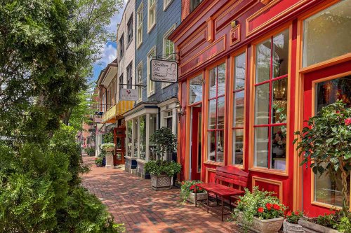 10 Best Places to Live in Virginia, According to Real Estate Experts