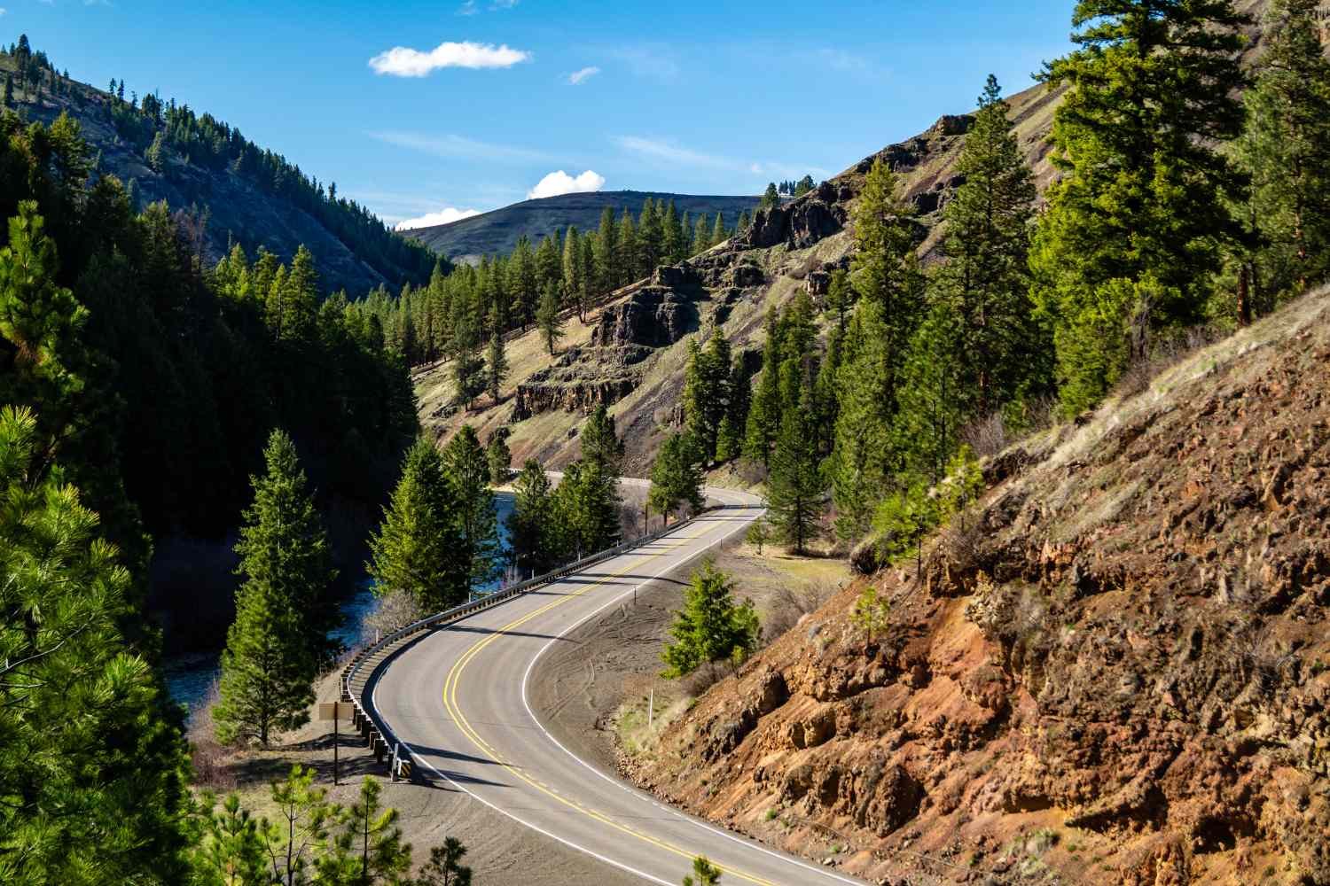 This 218-mile Drive Is One of the Country’s Prettiest—With Small Towns, 50+ Lakes, and North America’s Deepest Canyon