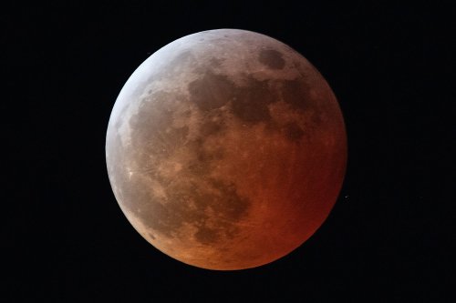 See Last Night's Lunar Eclipse From Around the World in These 9 Photos
