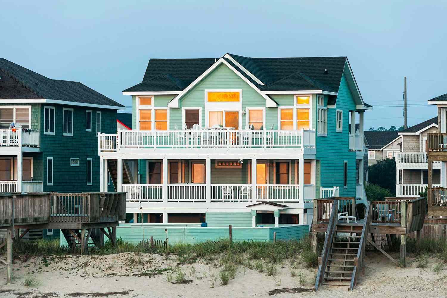 12 Mistakes to Avoid When Renting a Vacation Home, According to Experts